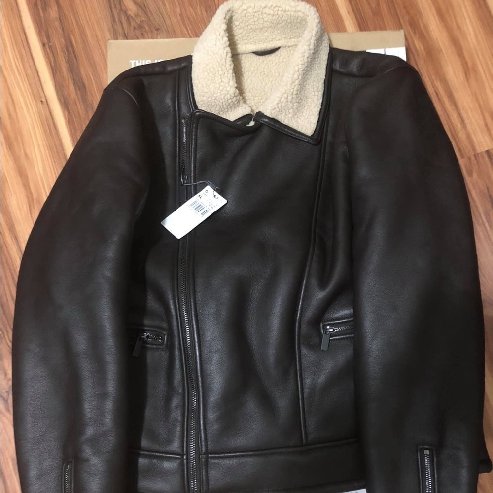 Faux shearling lining lapels jacket